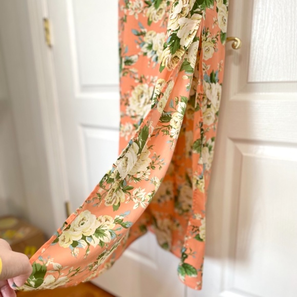 Forever 21 Floral Maxi Dress in Size Medium - Picture 4 of 14